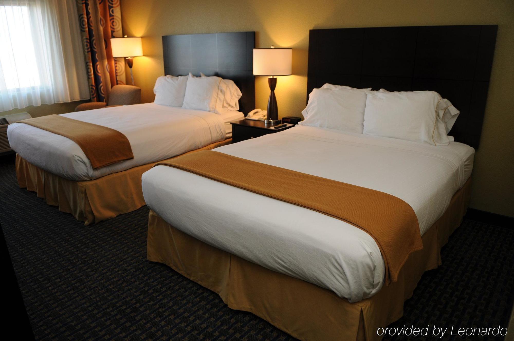 Holiday Inn Express & Suites Phoenix/Chandler Екстериор снимка