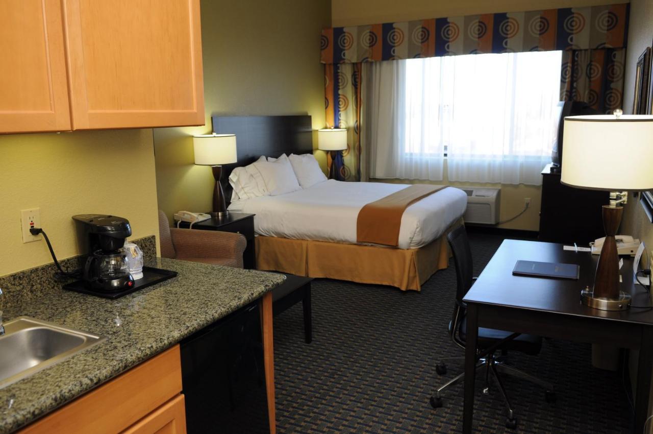 Holiday Inn Express & Suites Phoenix/Chandler Екстериор снимка