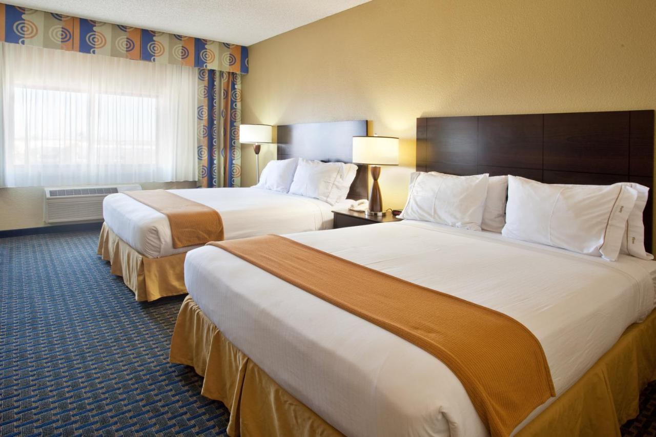 Holiday Inn Express & Suites Phoenix/Chandler Екстериор снимка