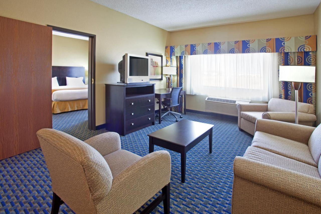 Holiday Inn Express & Suites Phoenix/Chandler Екстериор снимка